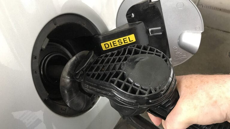 Diesel dispara com guerra e coloca Vibra (VBBR3) e Ultrapar (UGPA3) no radar