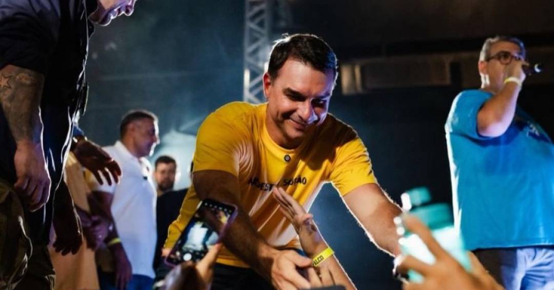 O que Flávio ainda precisa mostrar para consolidar liderança contra Lula, segundo analista da AtlasIntel