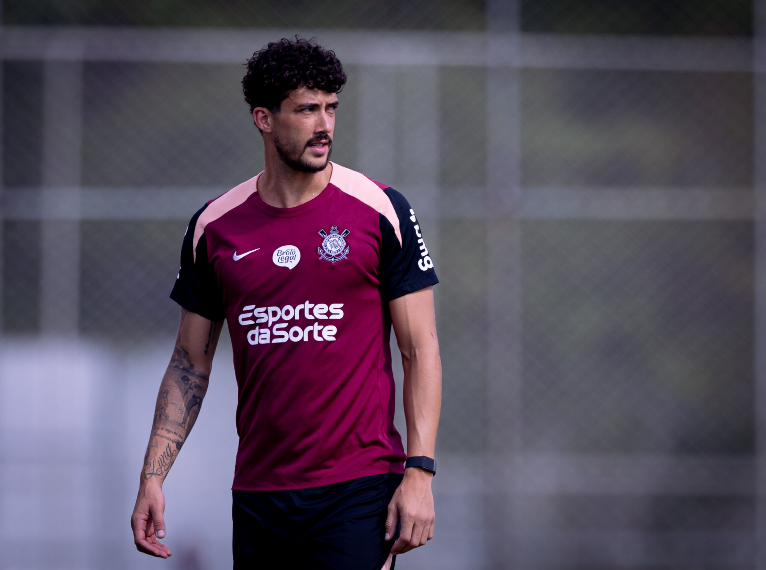 Gustavo Henrique cobra melhora do Corinthians e reclama de arbitragem: “Tudo ficou compensado”