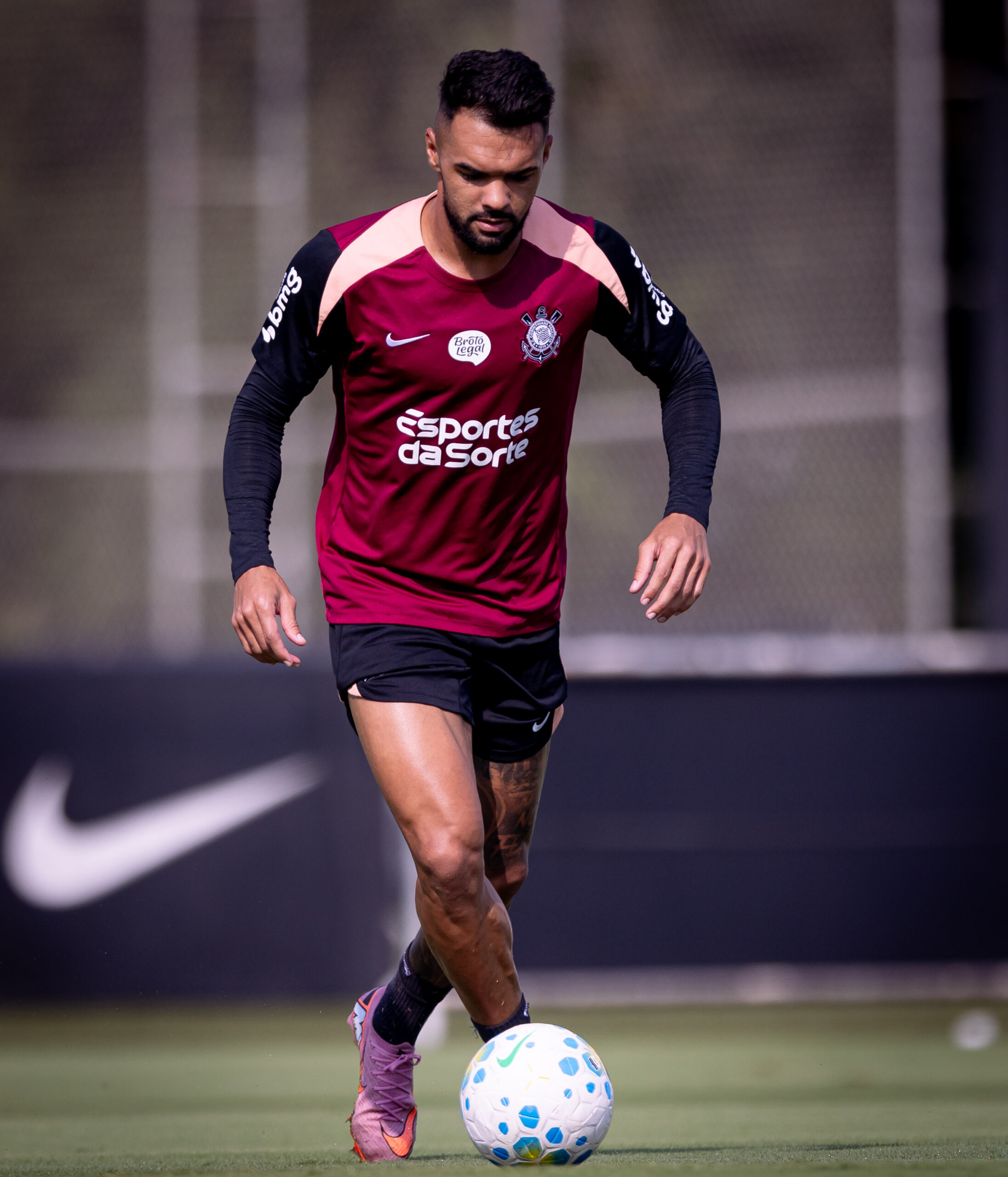 Raniele leva terceiro amarelo e vira baixa para o Corinthians contra o Fluminense