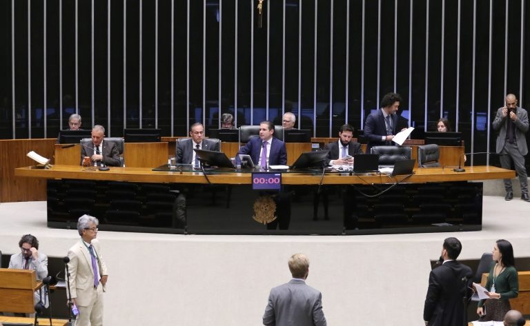 Câmara aprova projeto que permite quebrar sigilo bancário para pagamento de pensão alimentícia