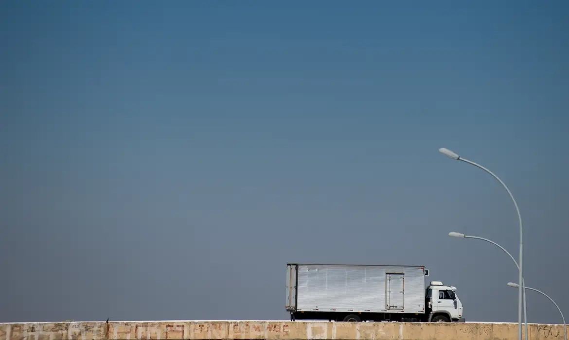 Governo edita MP do frete e contém ameaça de paralisação dos caminhoneiros
