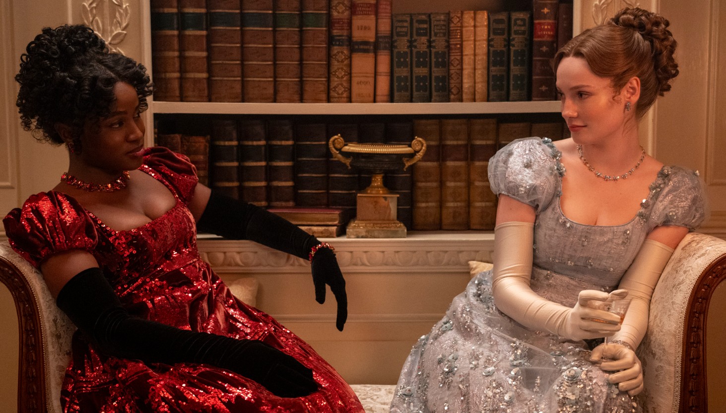 Francesca e Michaela? Atrizes falam sobre virada dramática em ‘Bridgerton’ e futuro da série