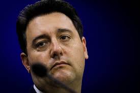 Saída de Ratinho Jr. da disputa presidencial repercute no cenário político