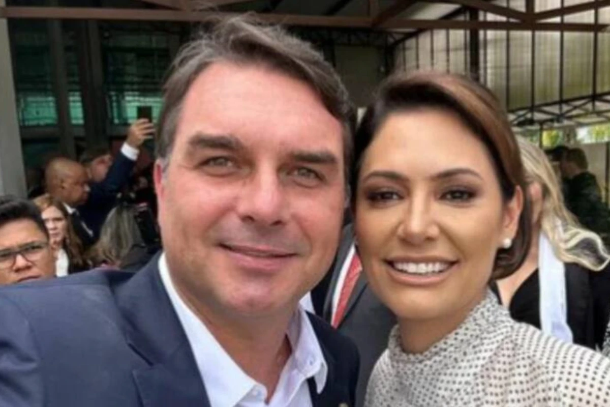 Domiciliar de Bolsonaro: Moraes dá a Michelle “vitória” sobre Flávio