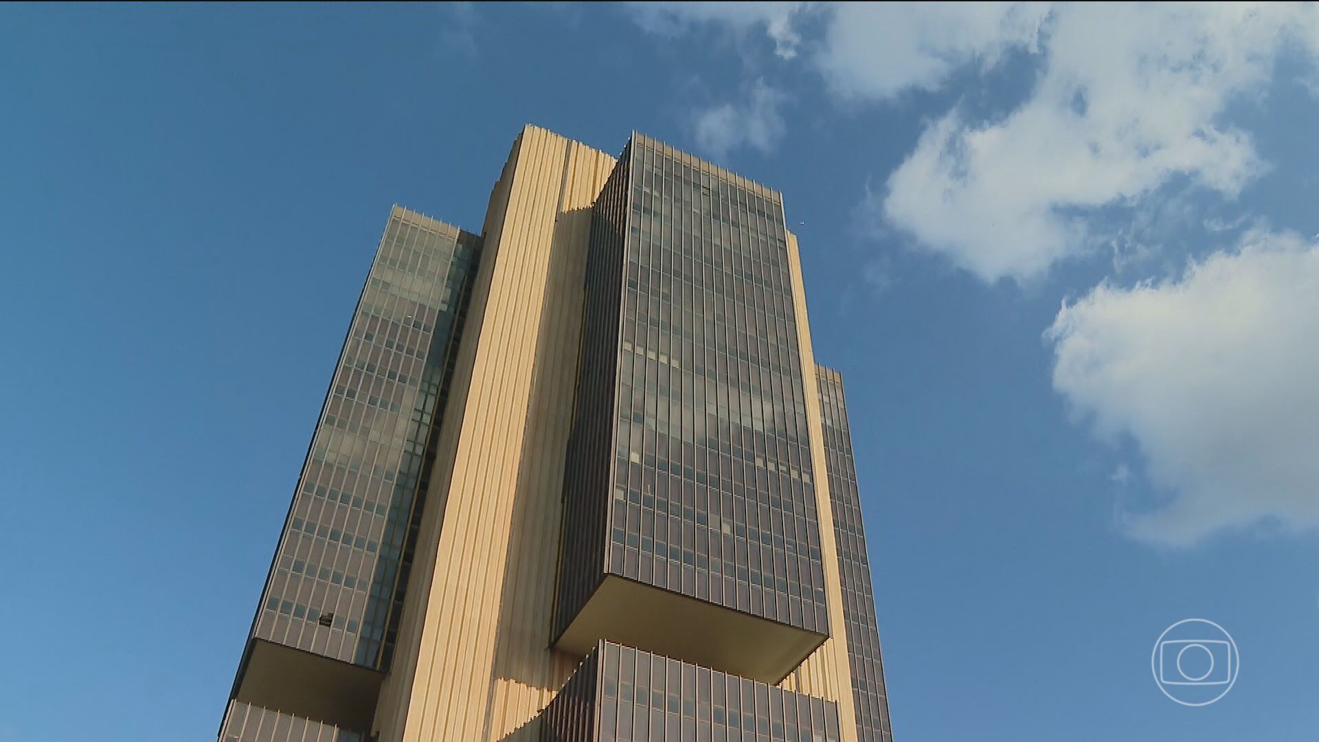 Banco Central diz que guerra exige política de juros restritiva e não dá mais indicações sobre próximos passos