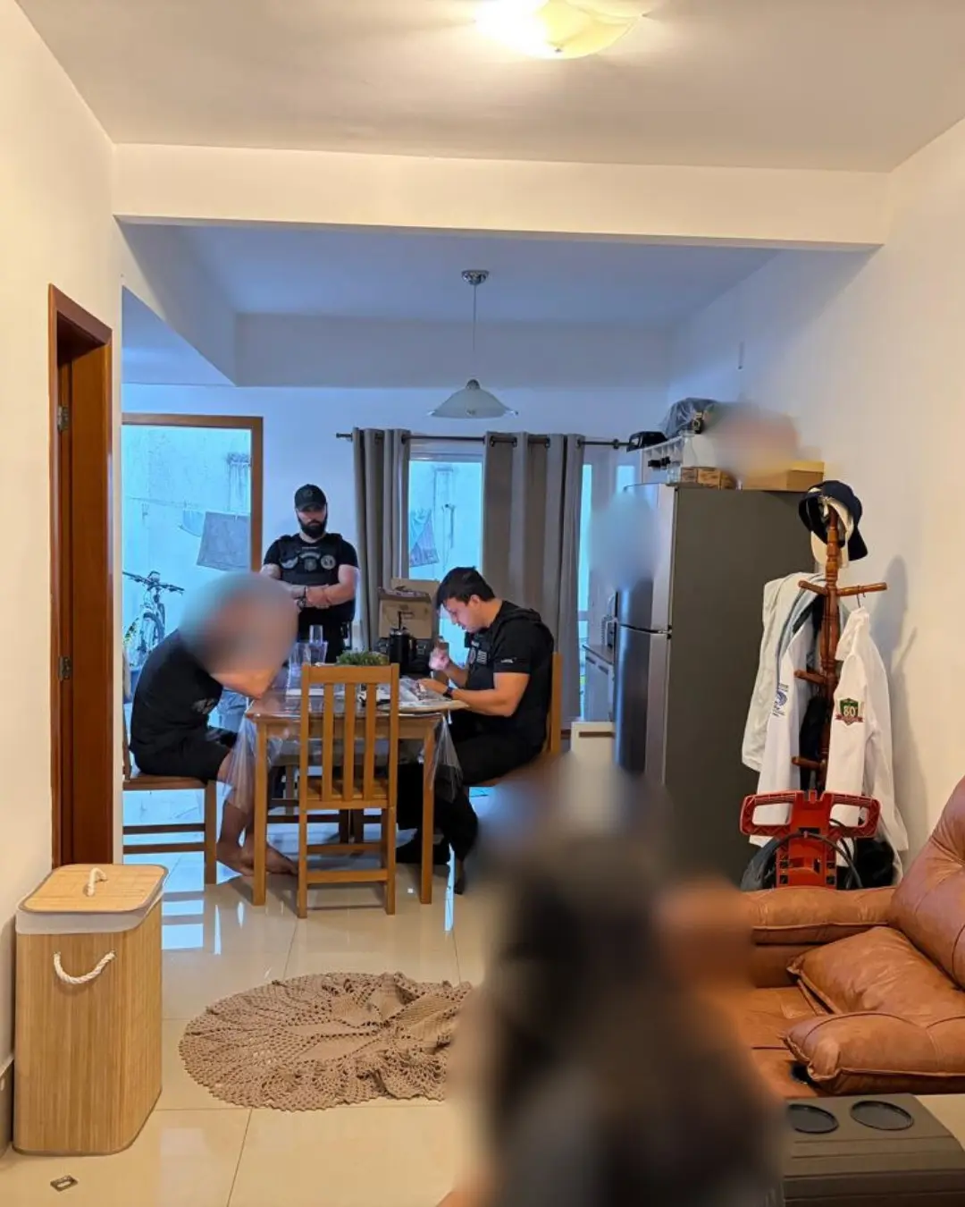 Médico de Catalão é alvo de mandado da Polícia de Goiás investigado por tráfico de drogas