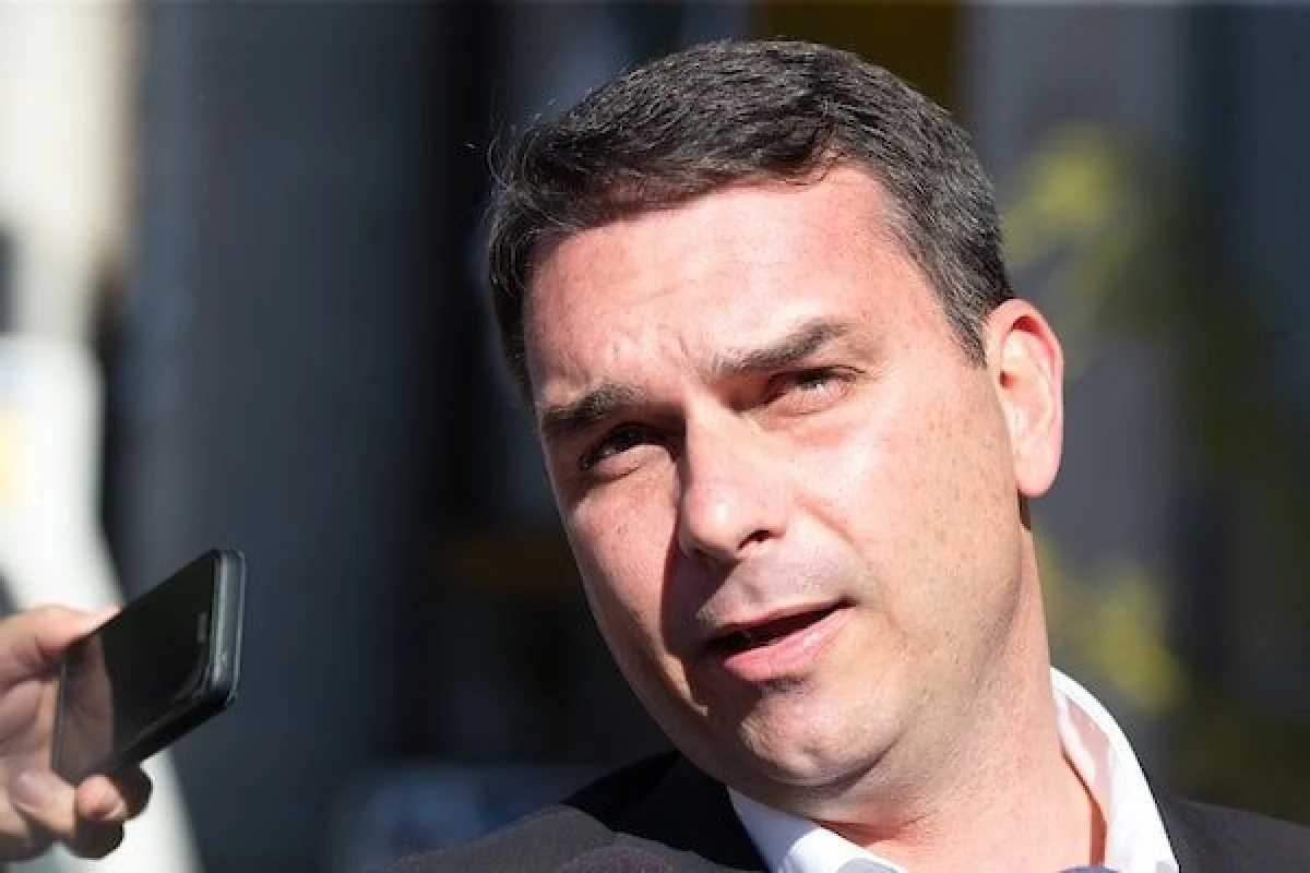 A reunião de Flávio com o relator da CPMI do INSS