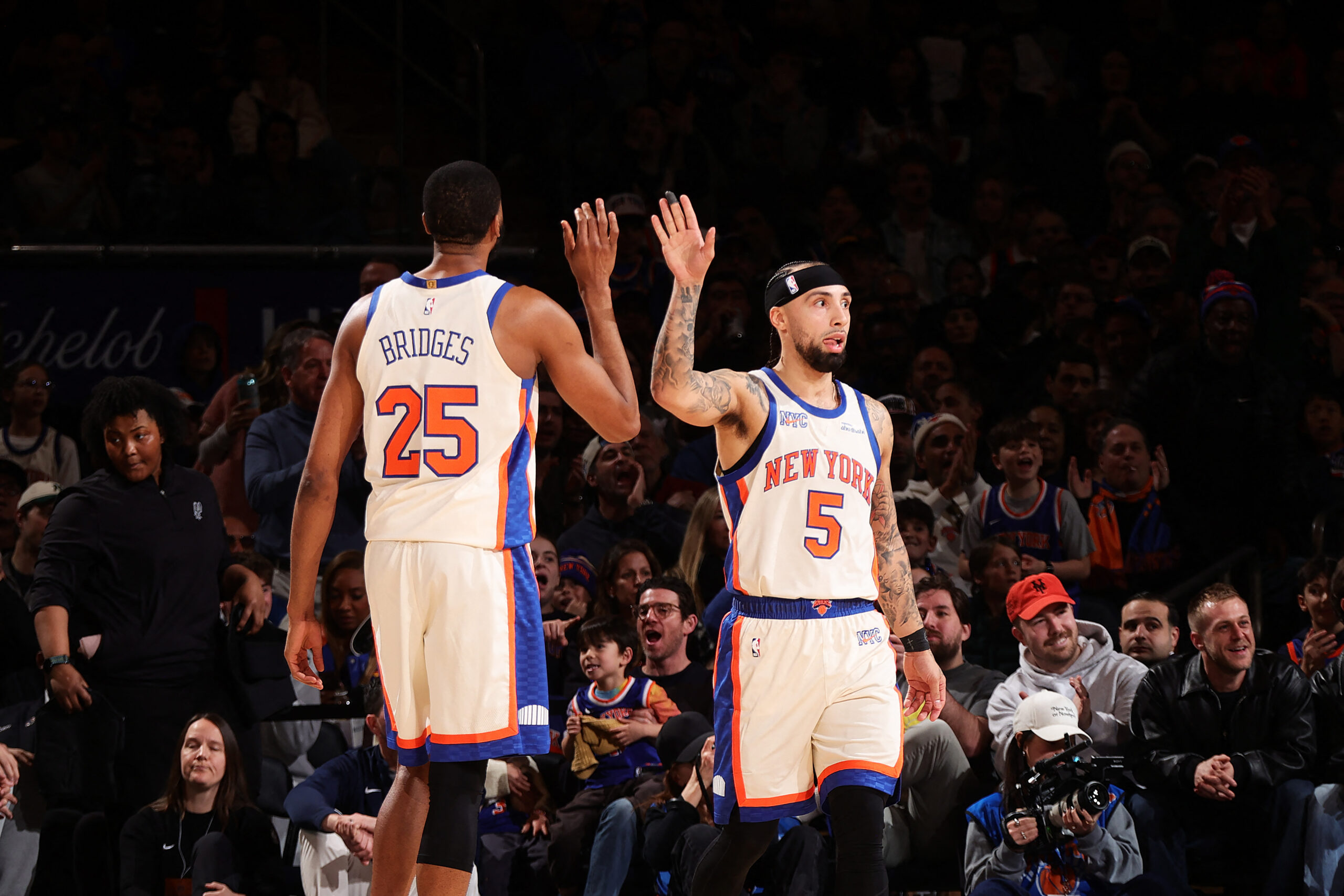 Knicks atropelam e encerram sequência invicta do San Antonio Spurs na NBA