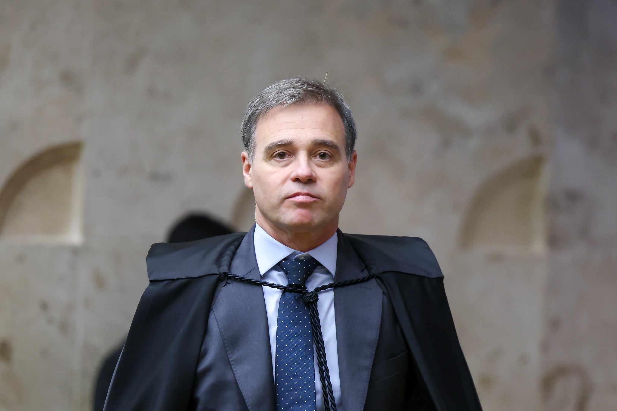 Mendonça determina prorrogação da CPMI do INSS e dá 48 horas para Alcolumbre oficializar decisão