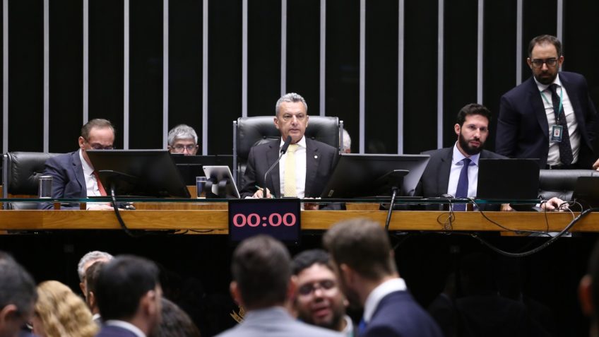 Câmara aprova quebra de sigilo por indício de sonegação de pensão