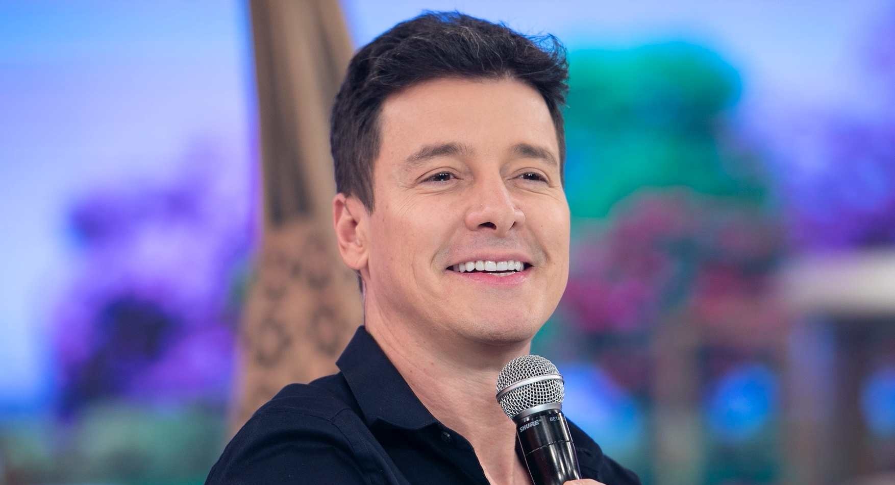 Exclusivo: Globo quer Rodrigo Faro vivendo como CLT para faturar milhões com marcas