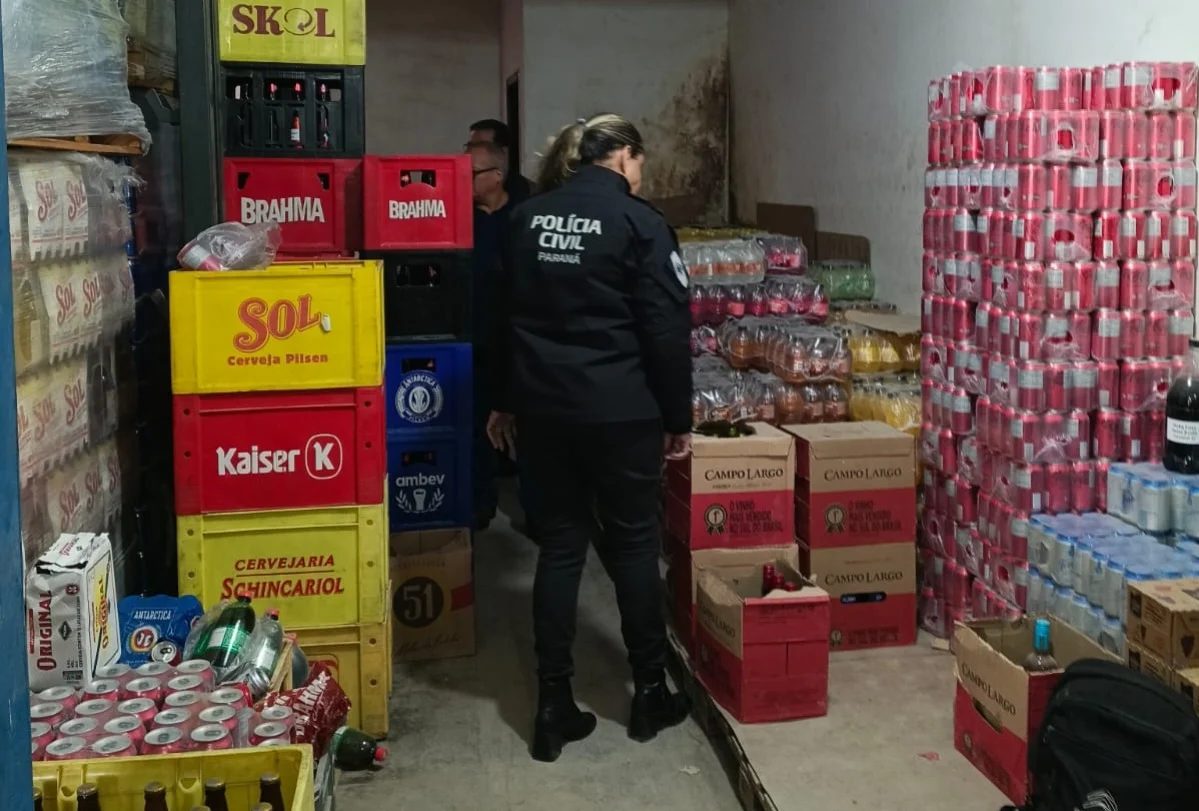 Polícia apreende 8,4 mil garrafas falsificadas em operação contra rede de bebidas ilegais no Paraná
