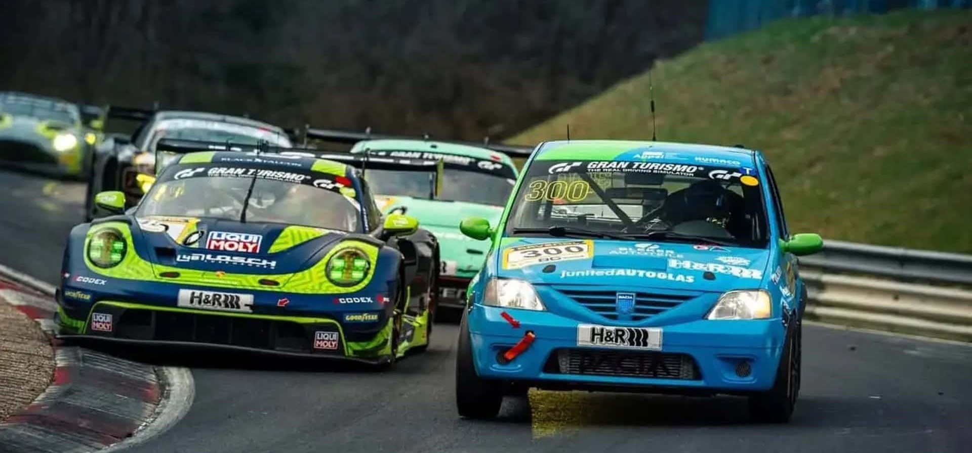 Logan de 2004 vence moralmente as 24 Horas de Nürburgring: a história do sedã que desafiou os GT3