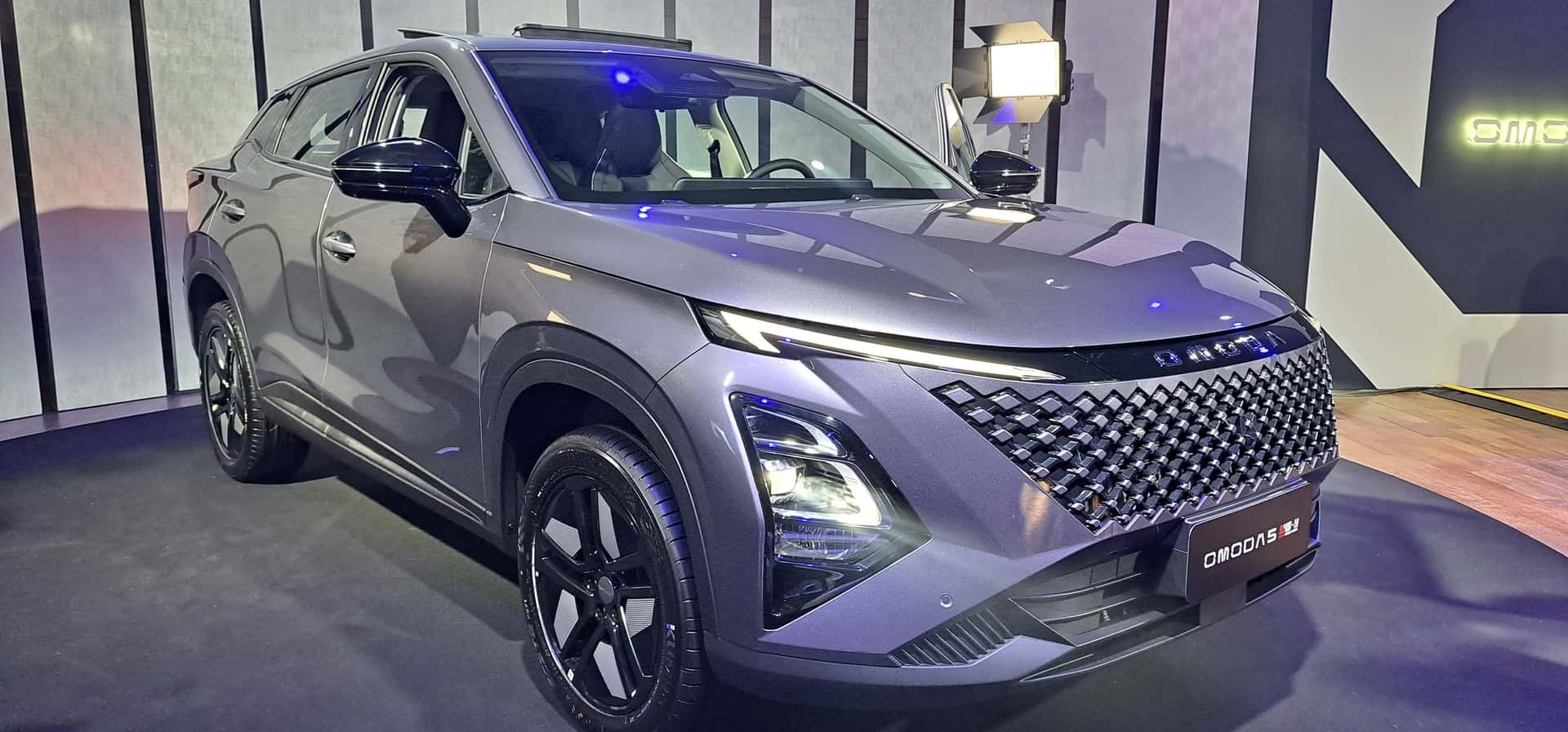 Omoda 5 HEV supera Corolla Cross Hybrid e lidera vendas de híbridos no Brasil