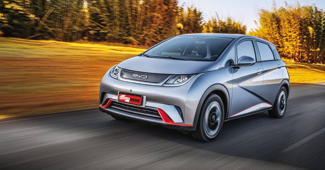 BYD Dolphin inova com atualizações de software: partida automática e menus personalizados