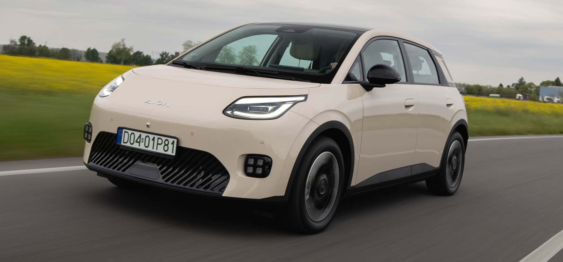 GAC Aion UT chega ao Brasil com pré-venda aberta e mira direta no BYD Dolphin e Geely EX2