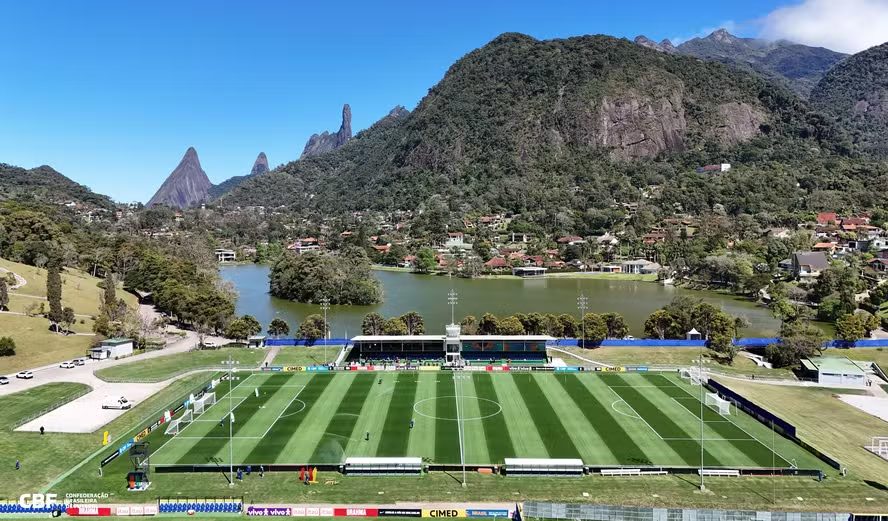 Granja Comary: do berço das galinhas francesas ao santuário do futebol brasileiro