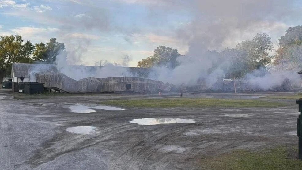 Incêndio destrói estábulo histórico em Saratoga Springs: 17 cavalos de elite morrem e segurança do setor é questionada
