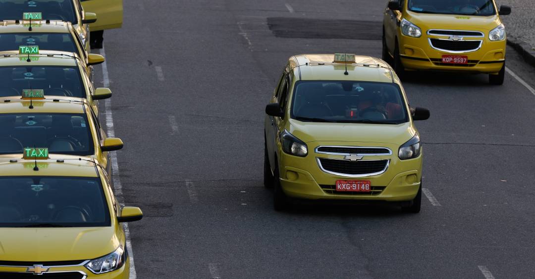 Governo libera desconto de até 30% em 44 carros para taxistas e motoristas de apps