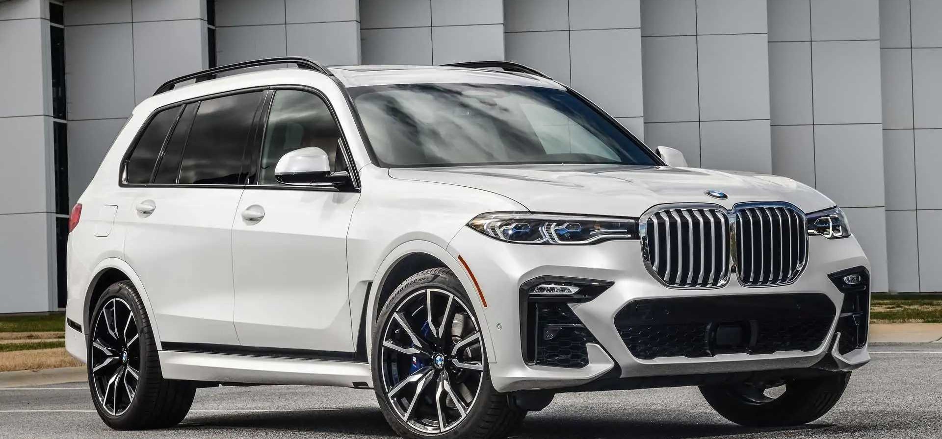 Rússia constrói versão pirata de BMW X7 com peças remanescentes e fornecedores locais