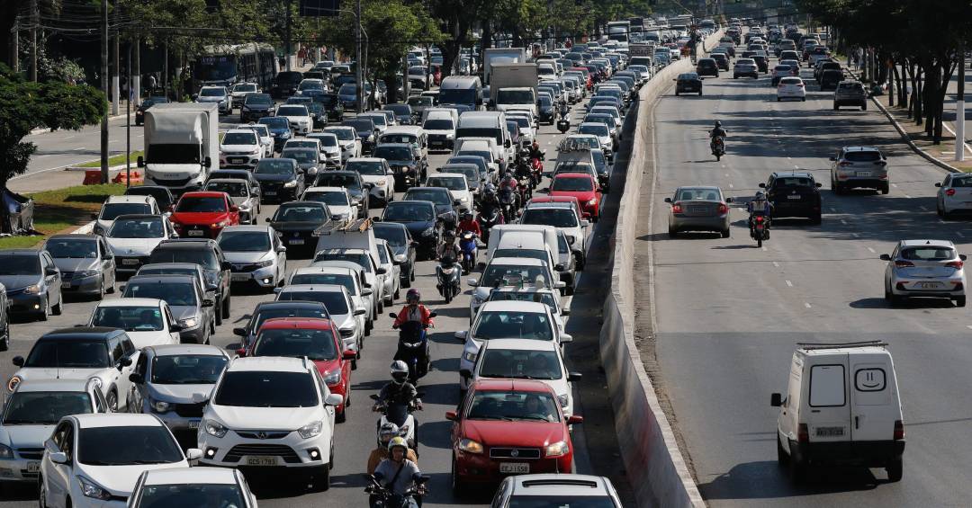 IPVA pelo peso do carro: CCJ aprova mudança que pode elevar impostos de SUVs e caminhonetes