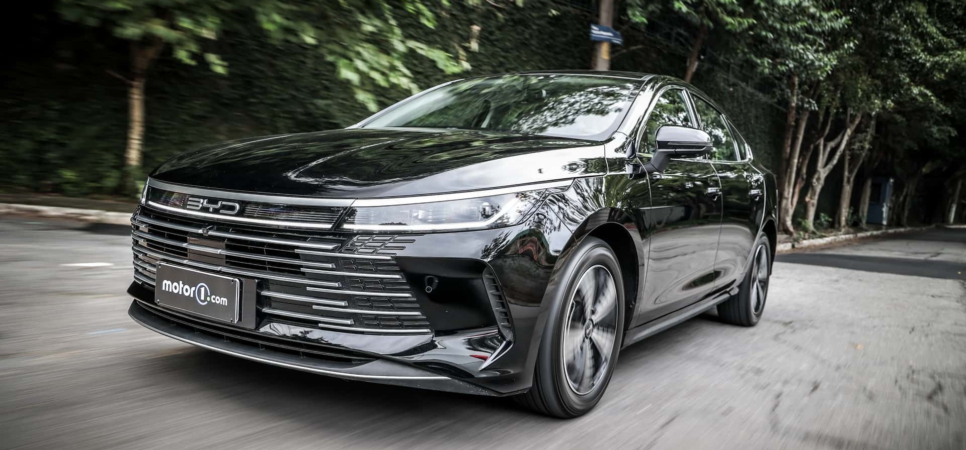 Toyota Corolla perde espaço no mercado de sedãs e BYD King surge como nova ameaça em julho de 2026