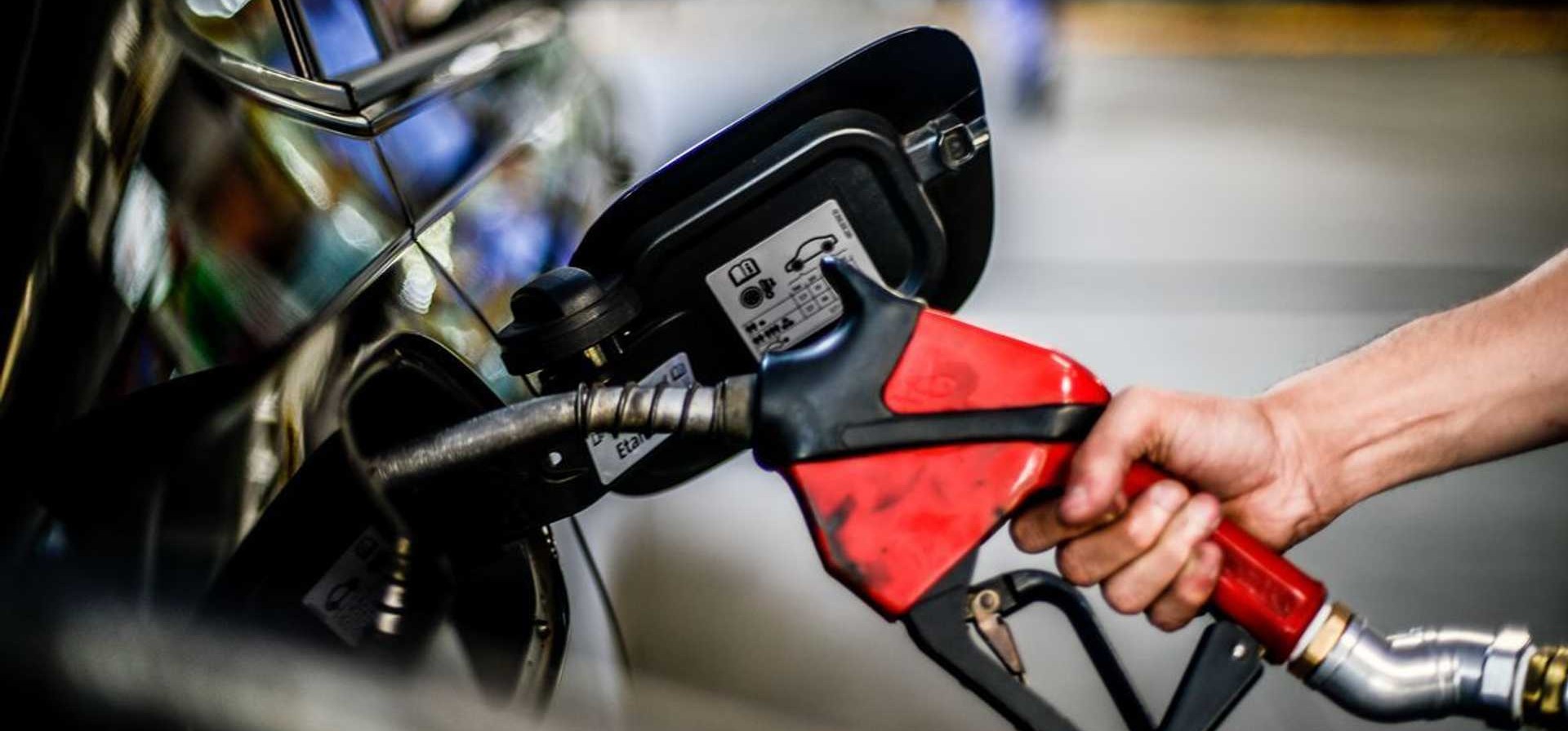 Governo avança com gasolina E32: etanol sobe para 32% e reacende debate sobre motores e importações