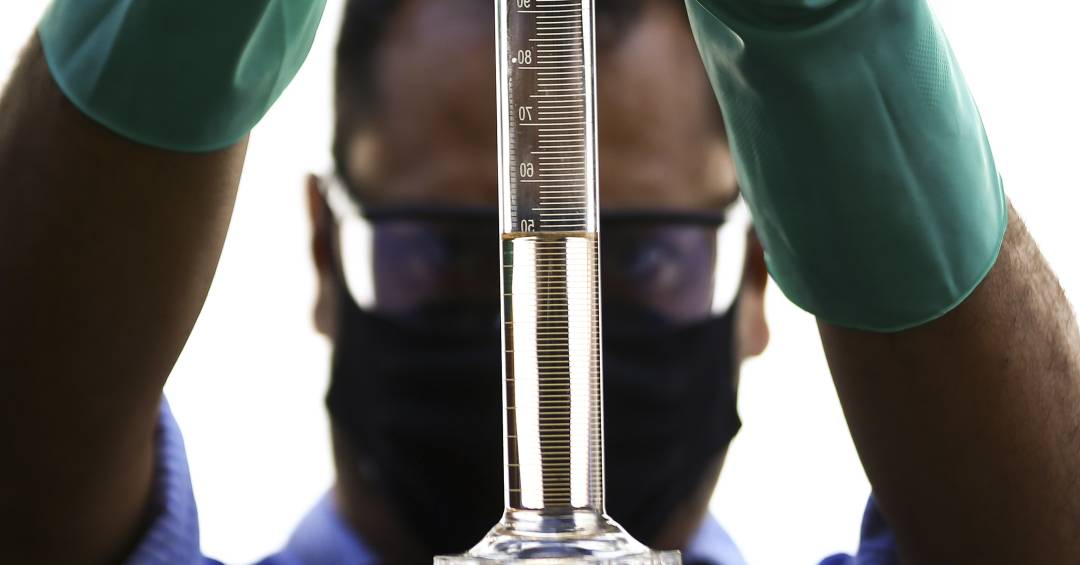 Governo amplia mistura de etanol na gasolina para 32% e mira economia de R$ 1 bilhão em importações