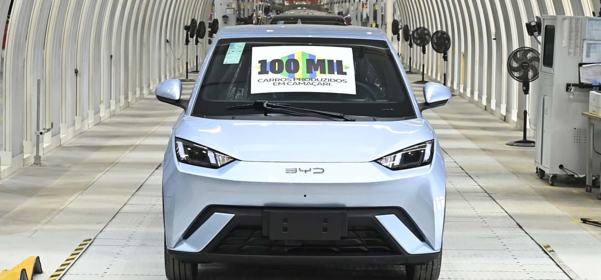 BYD bate recorde: 100 mil veículos eletrificados produzidos no Brasil em menos de um ano
