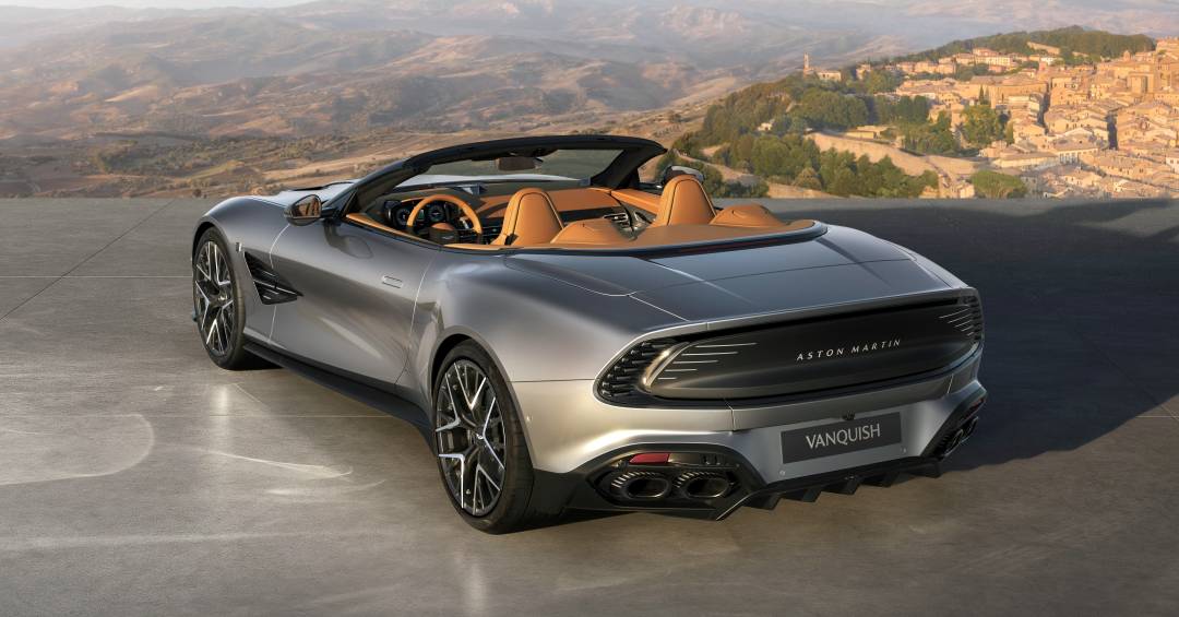 Aston Martin Vanquish 25: edição limitada de 50 unidades celebra 25 anos com V12 de 835 cv e design nostálgico