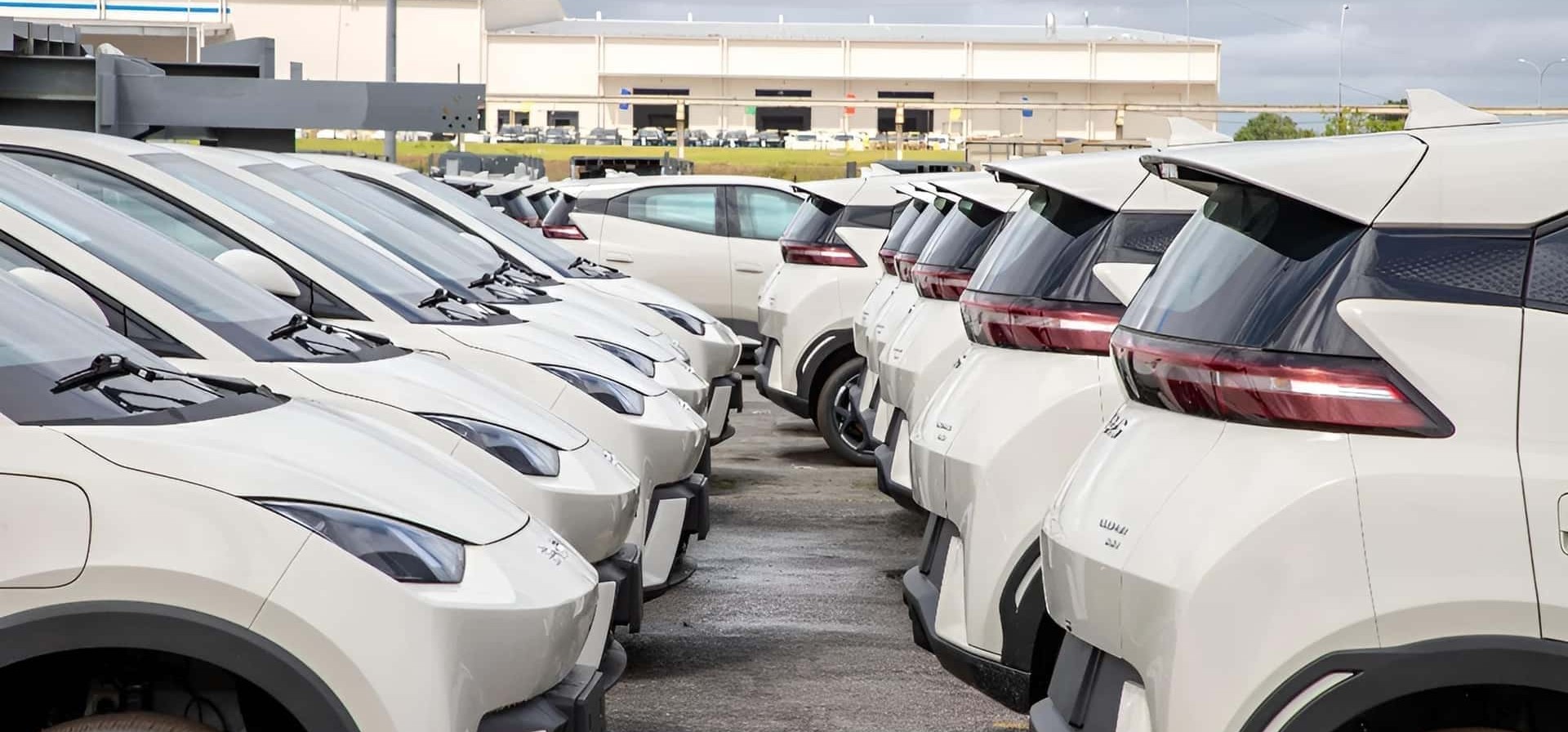 Preço de carros 0 km recua em 2026 pela primeira vez desde a pandemia; chinesas lideram queda
