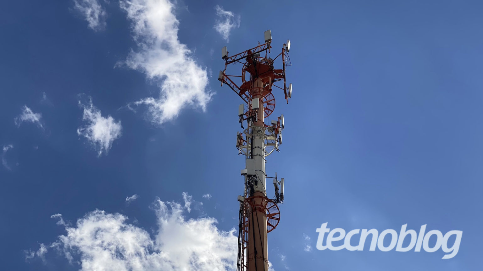 Vivo planeja desativar rede 2G para acelerar 5G, mas desafios técnicos e corporativos atrasam desligamento