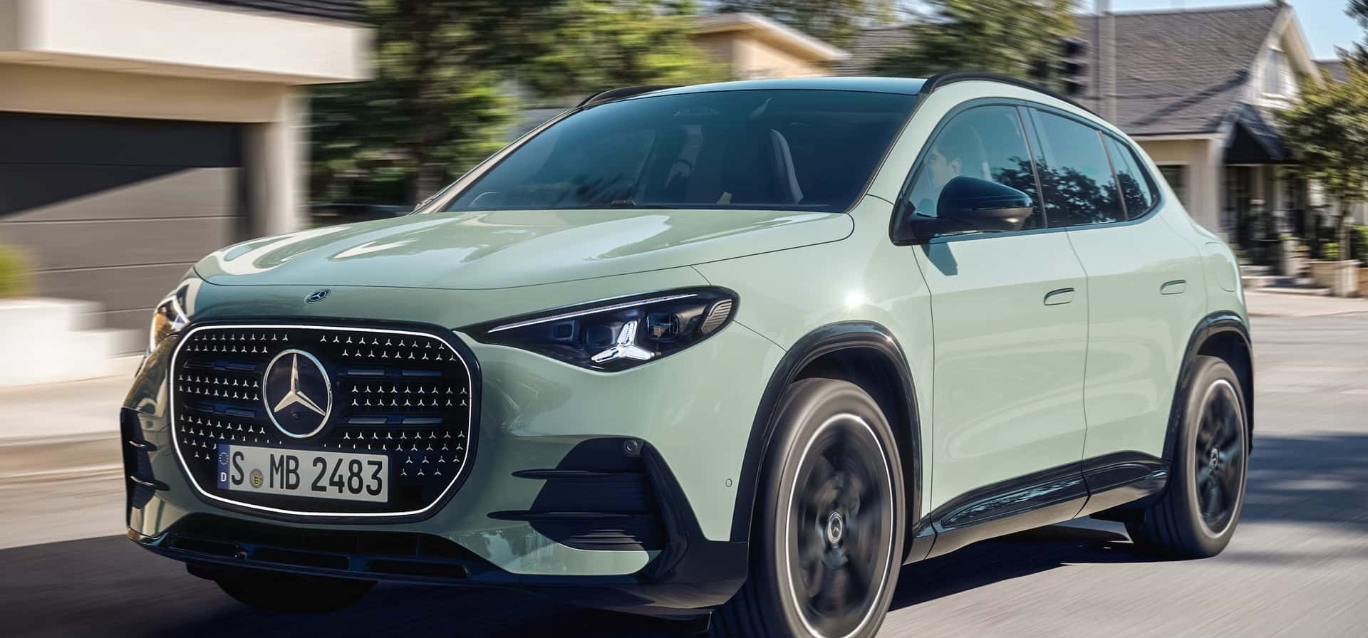 Mercedes-Benz GLA 2026: elétrico chega com mais espaço e design reformulado, mas ainda com opções a combustão