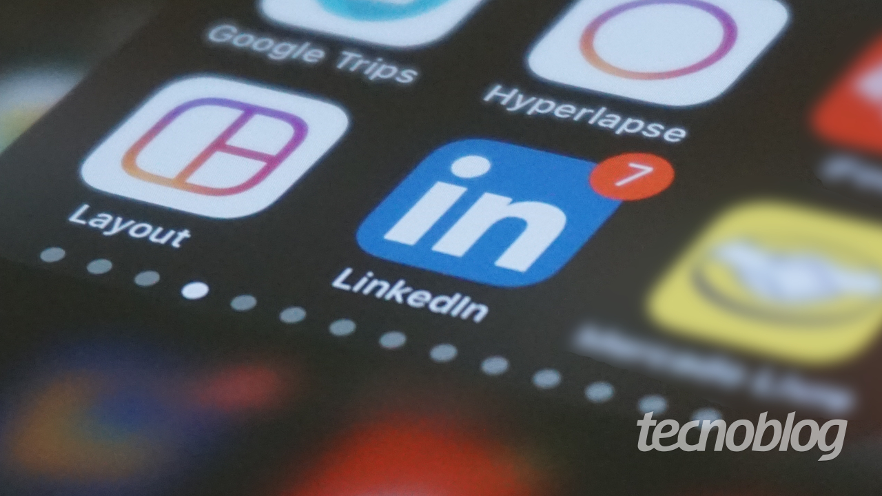 LinkedIn lança botão para combater a ‘poluição’ de posts gerados por IA