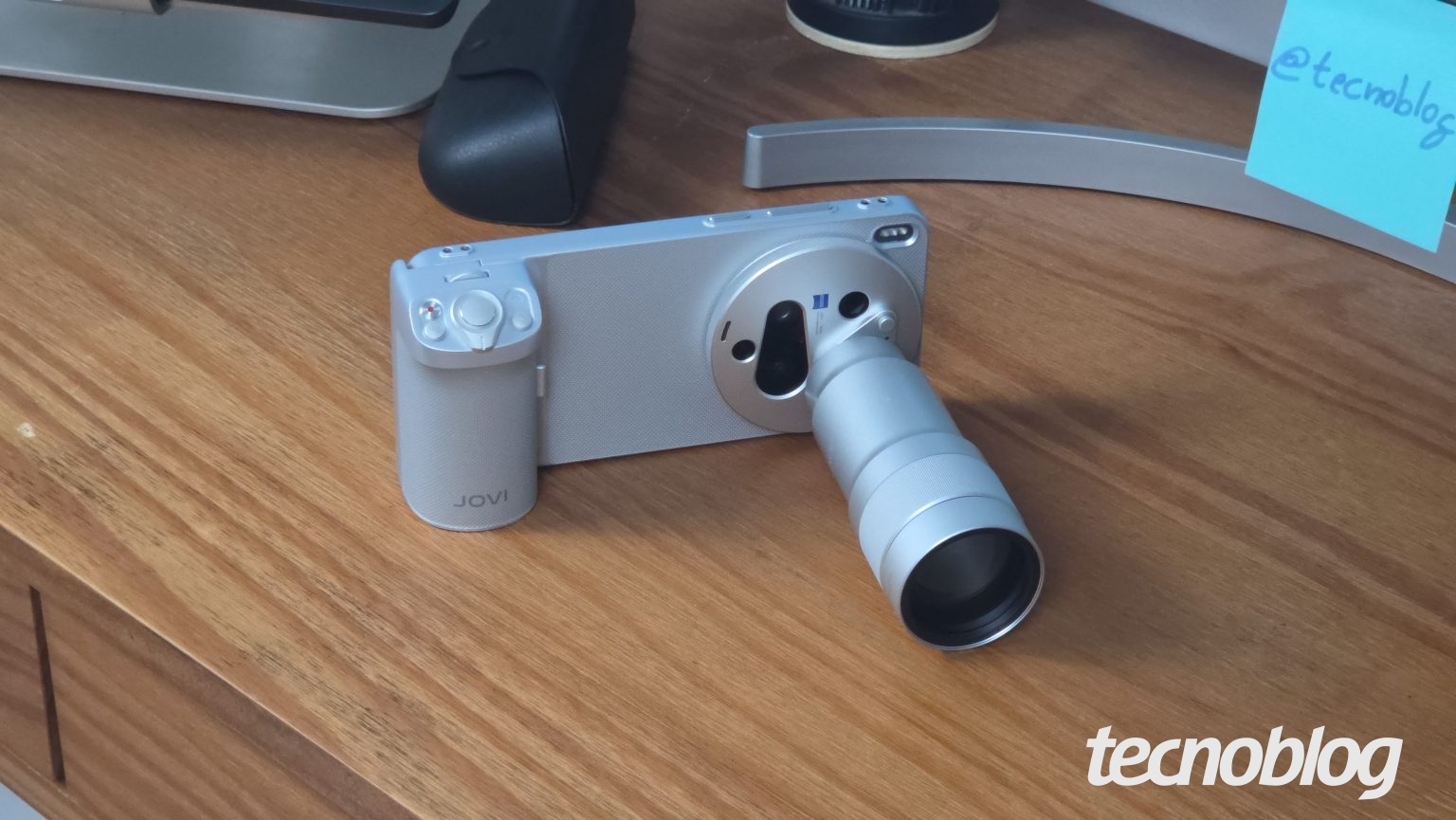 Jovi X300 Ultra chega ao Brasil como ‘melhor smartphone fotográfico do mundo’ por US$ 4 mil