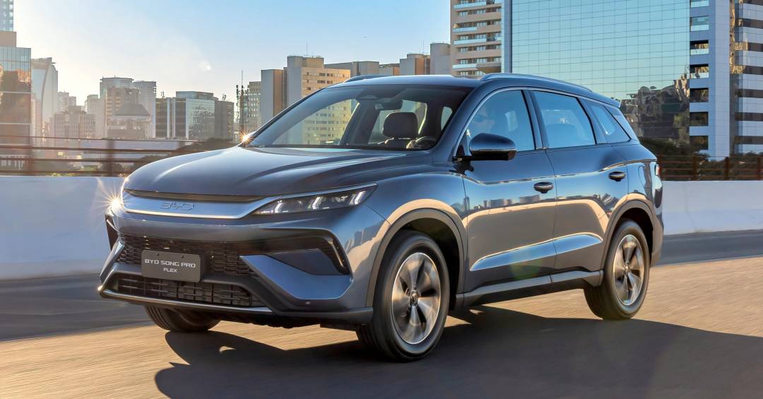 BYD Song Pro Flex estreia no Brasil com híbrido flex de R$ 176.990 e até 30% mais eficiência com etanol
