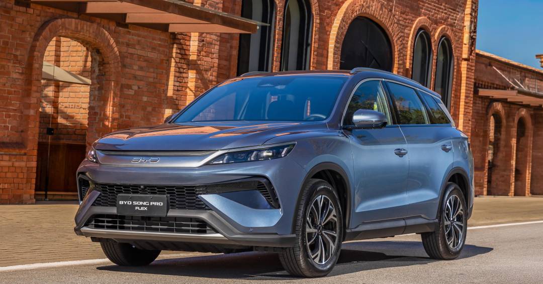 BYD Song Pro 2027 chega com kit solar incluso: financiamento de R$ 512/mês e energia grátis para casa