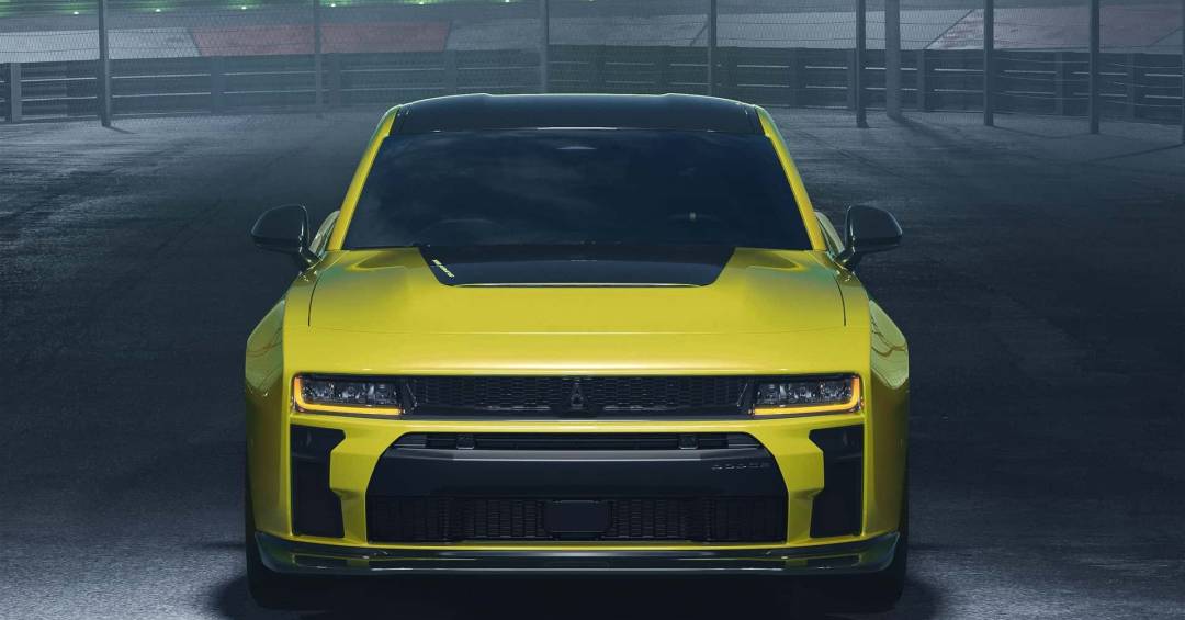 Dodge Charger Super Bee 2026 bate Hellcat com motor biturbo: 608 cv em 3,6s para 0-100 km/h
